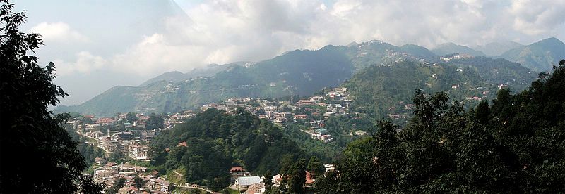 800px Panoramic view of Mussoorie Uttarakhand