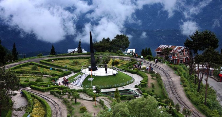 Darjeeling Himalayan Railway 753x400