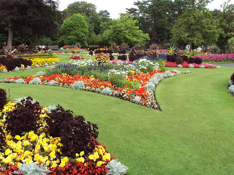 800px-Flower garden Botanic Gardens Churchtown 2 1